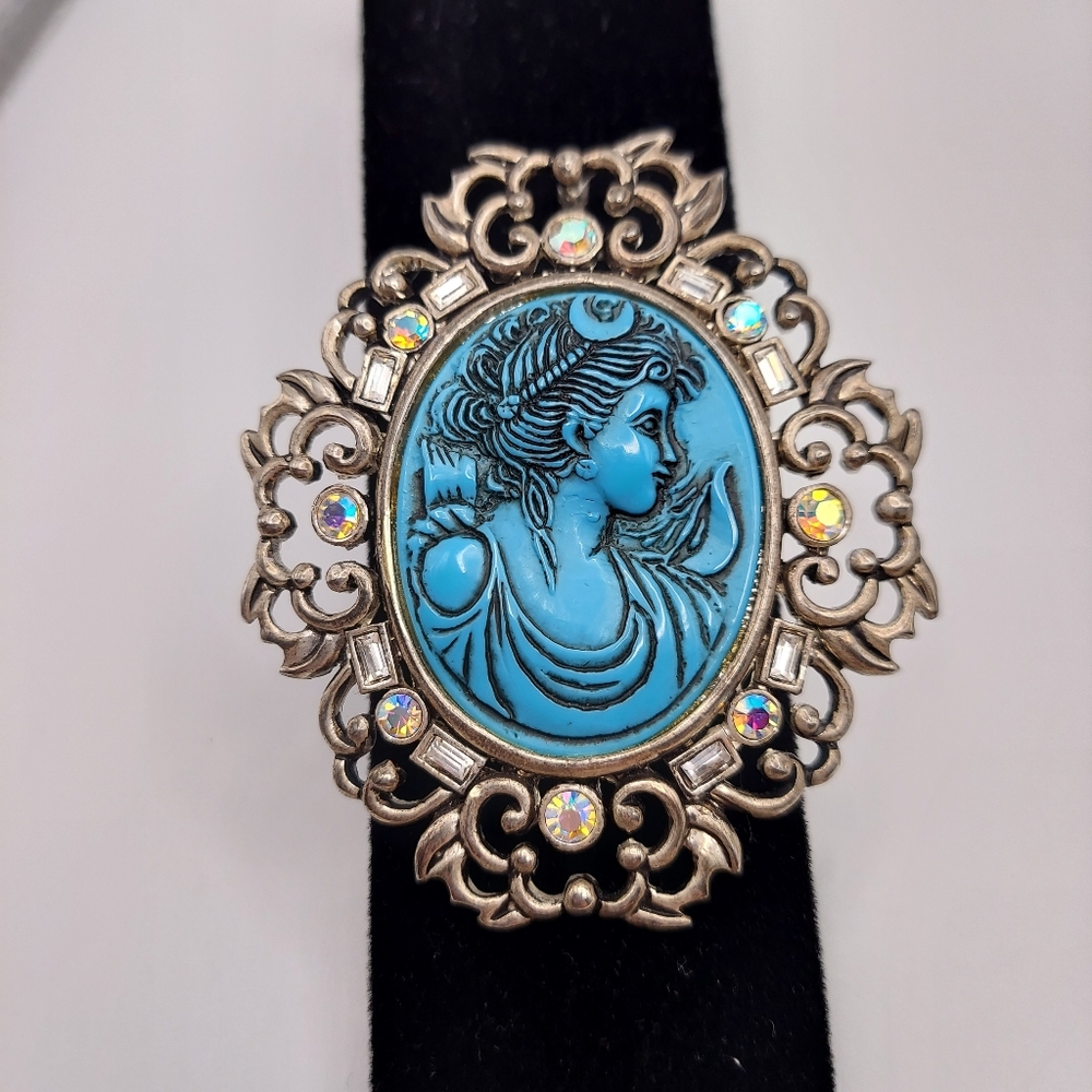 Vintage Large Blue Cameo w/Aurora Borelis/ Silvertone/ Pendant & Brooch.